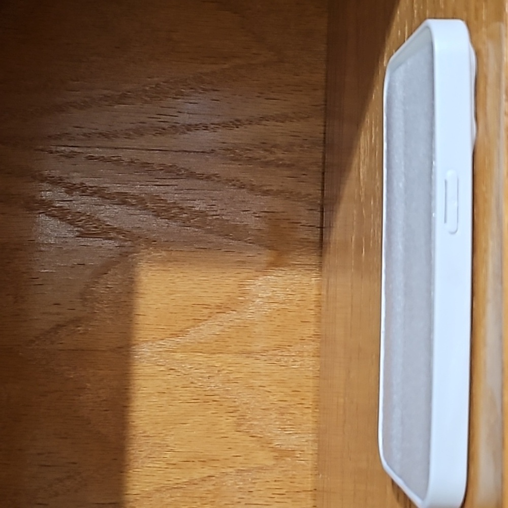 NEW!14 Pro Protective Phone case White w/Pearl White Detail! - Picture 3 of 7